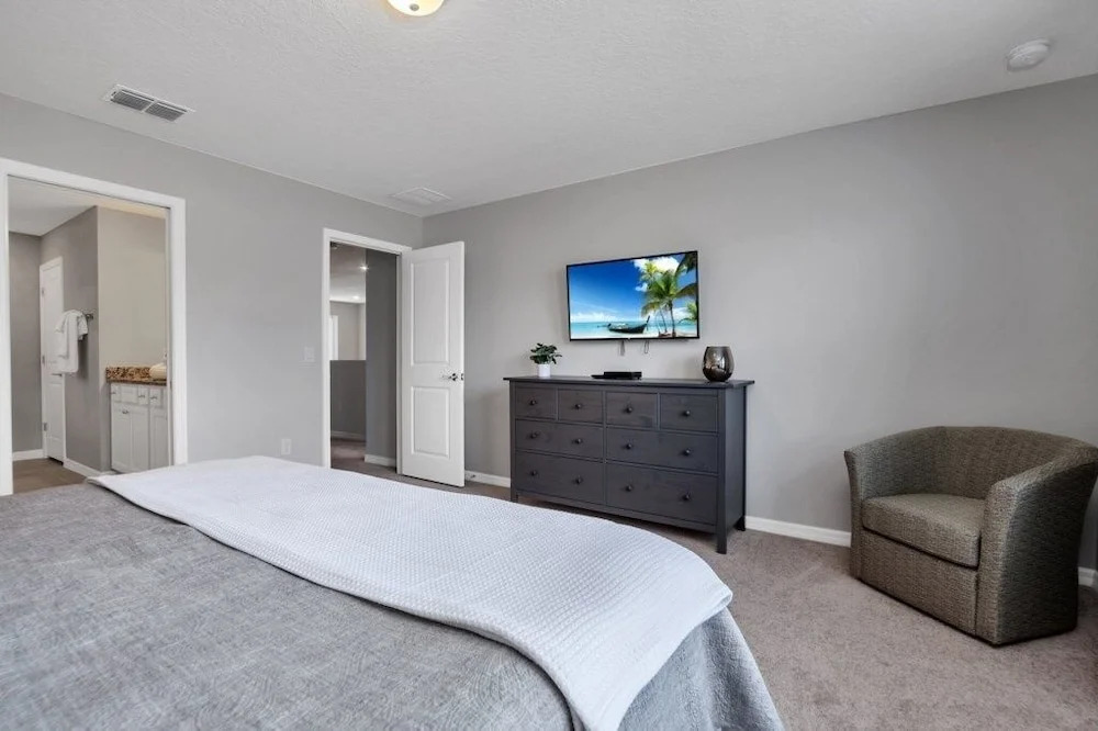 5 Bed With Fantastic Game Room In Fun Resort! 5 Bedroom Townhouse by RedAwning