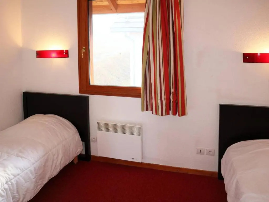 Chalet dexception avec piscine, sauna et hammam, au pied des pistes des Orres - FR-1-322-124