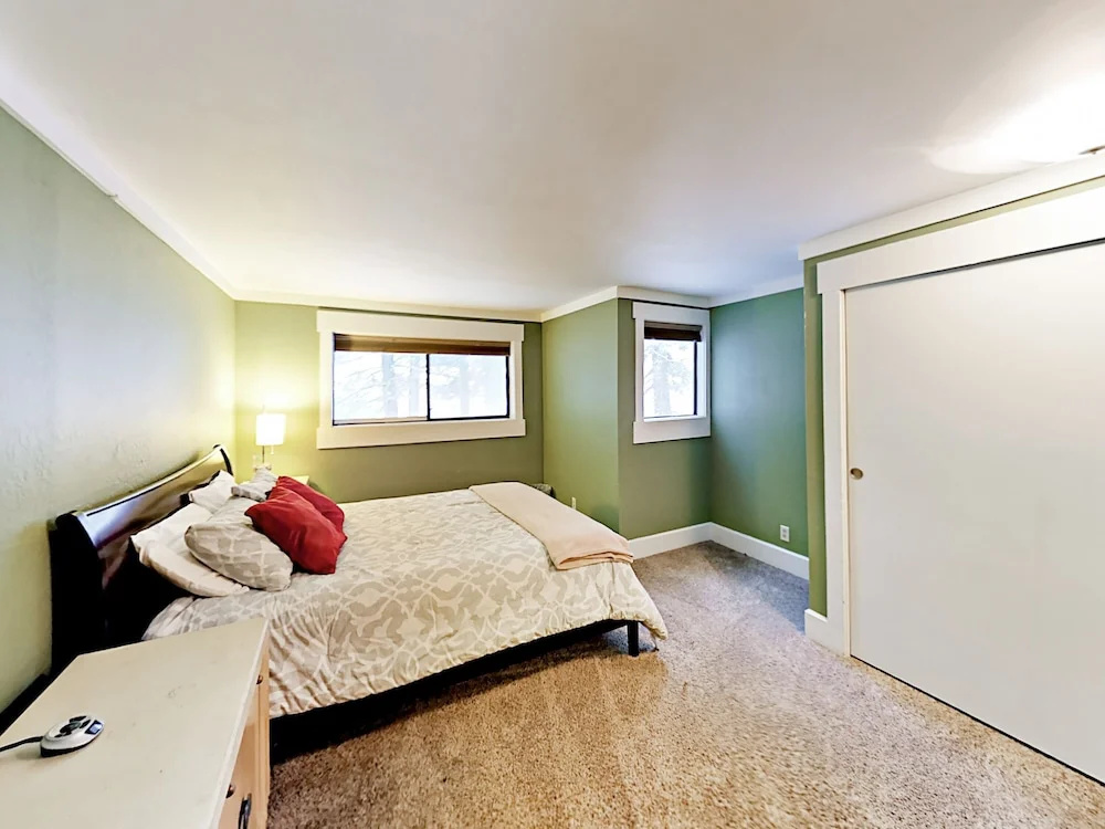 350 Yards To Lift! Private Hot Tub 3 Bedroom Townhouse