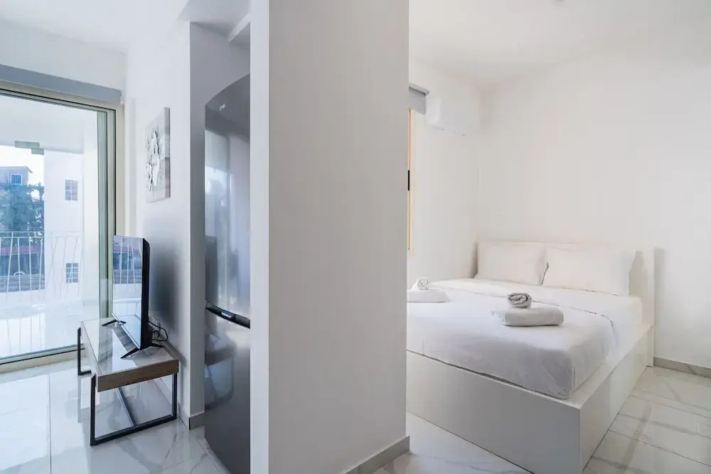 Marble - Studio & Balcony in Larnaca