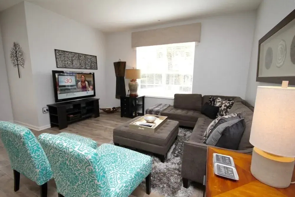 Lake View Paradise 3 Bedroom Condo by RedAwning