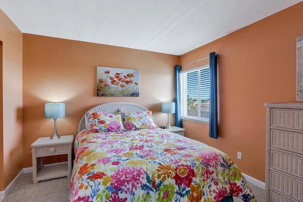 Breezy Condo With Deluxe Pool and Private Beach Access