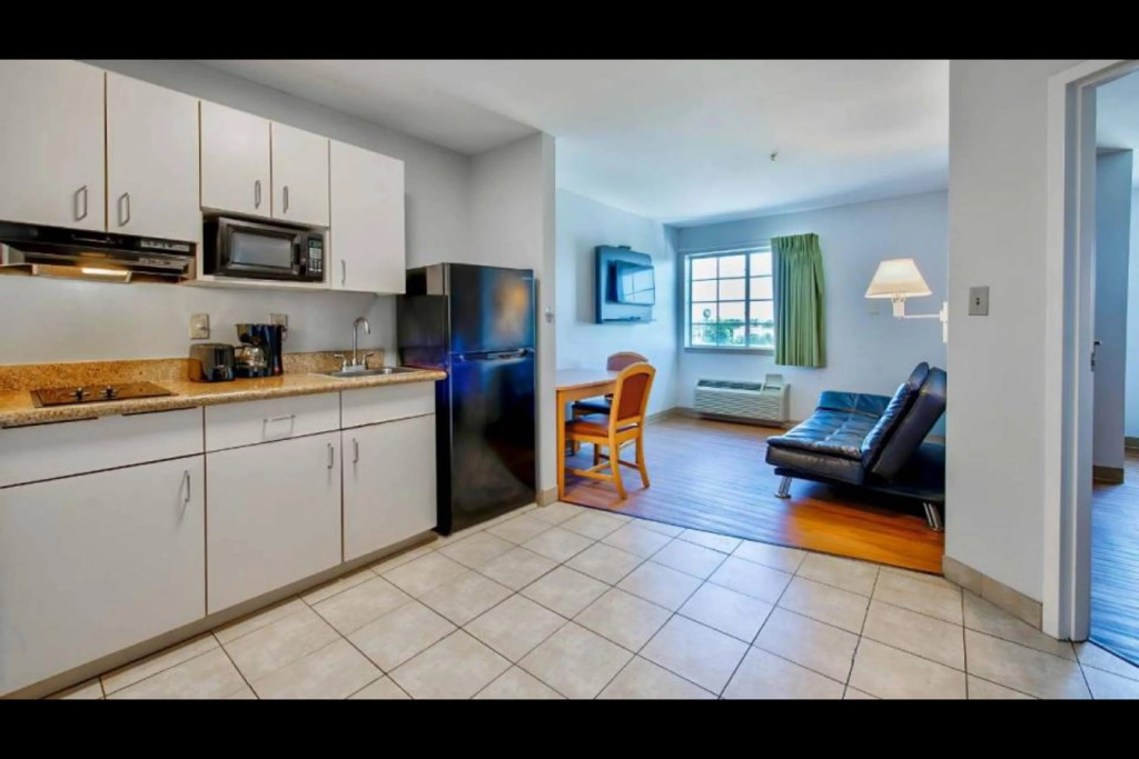 Oyo Townhouse Sulphur,LA Extended Stay I-10