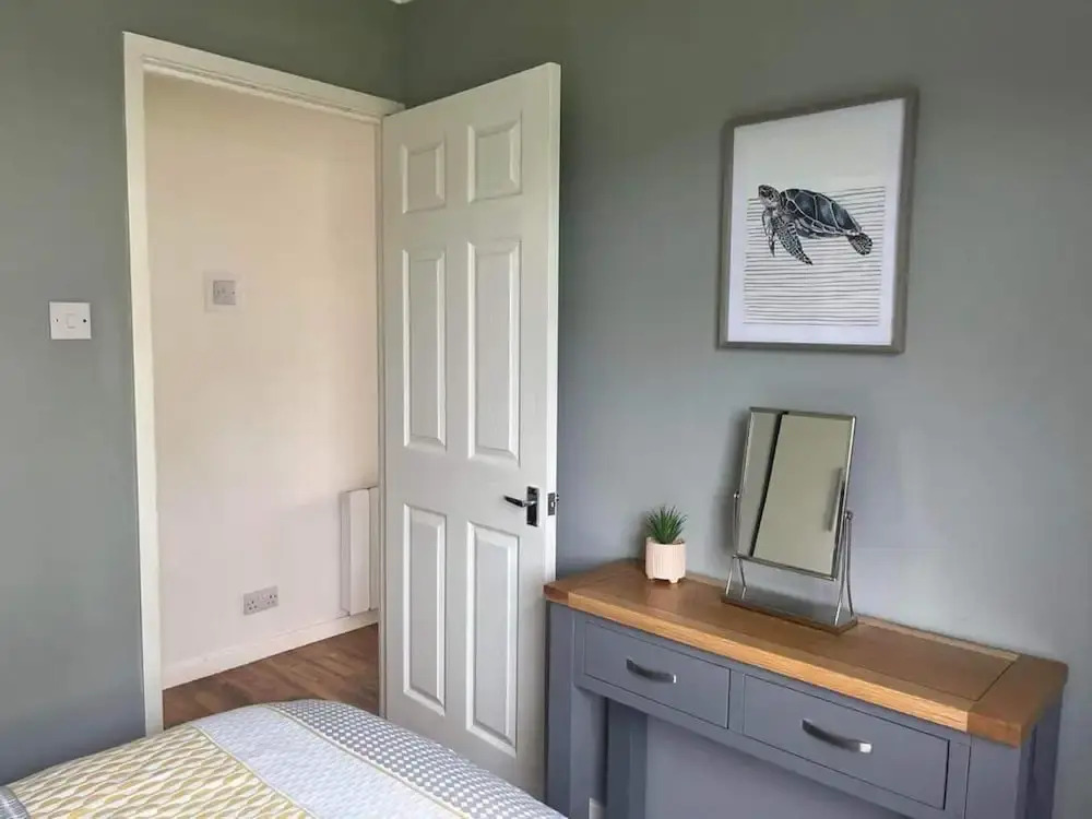 Seasideescape-2br-sleeps4-parking-petsok-fireplace