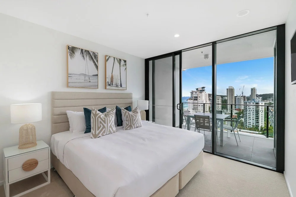 SANDBAR BURLEIGH HEADS with OCEAN VIEWS