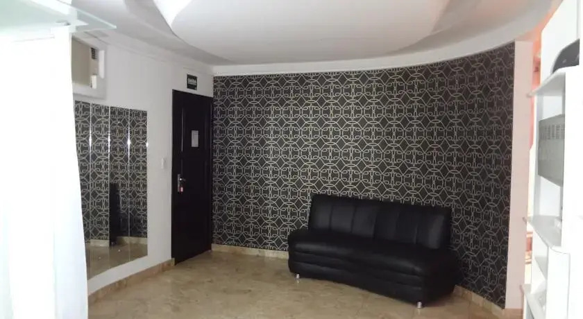 Plaza Motel (Adult only)