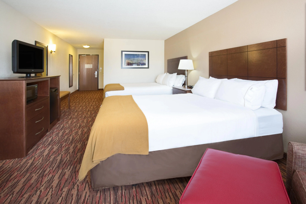 Holiday Inn Express & Suites Truth or Consequences by IHG - Newly Renovated