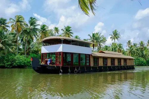 Shivaganga Houseboat