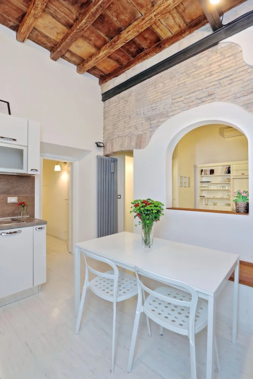 Rome Accommodation - Campo de Fiori II