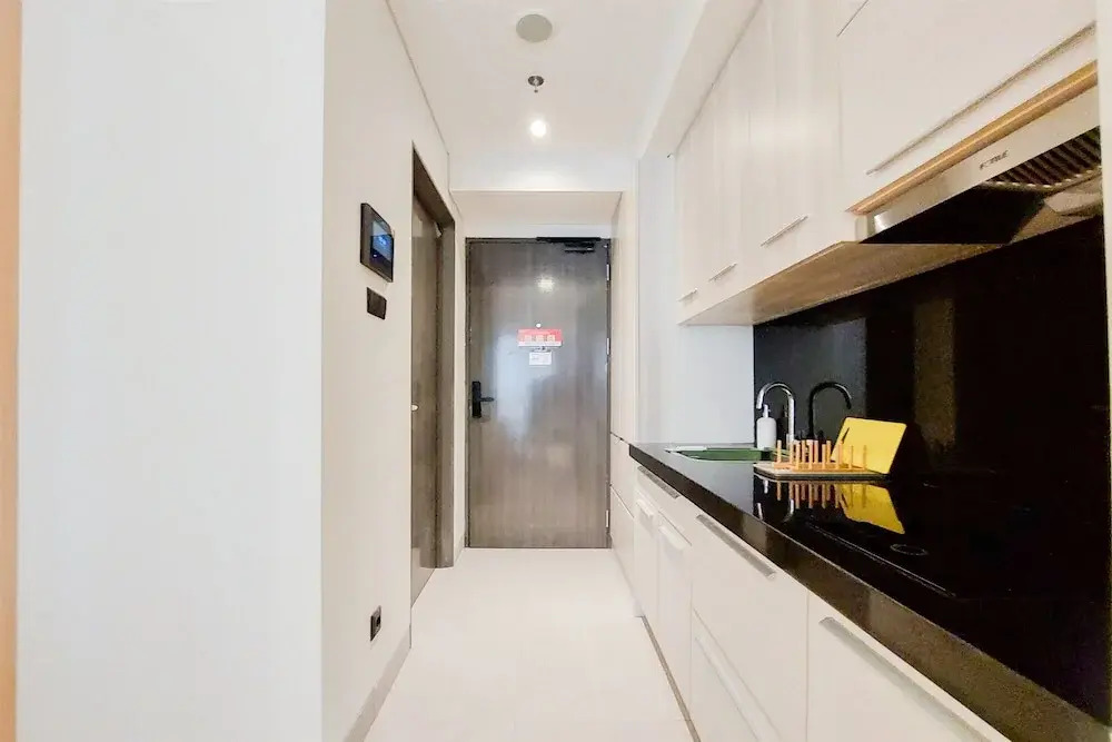 Fancy And Nice Studio Apartment Carstensz Residence