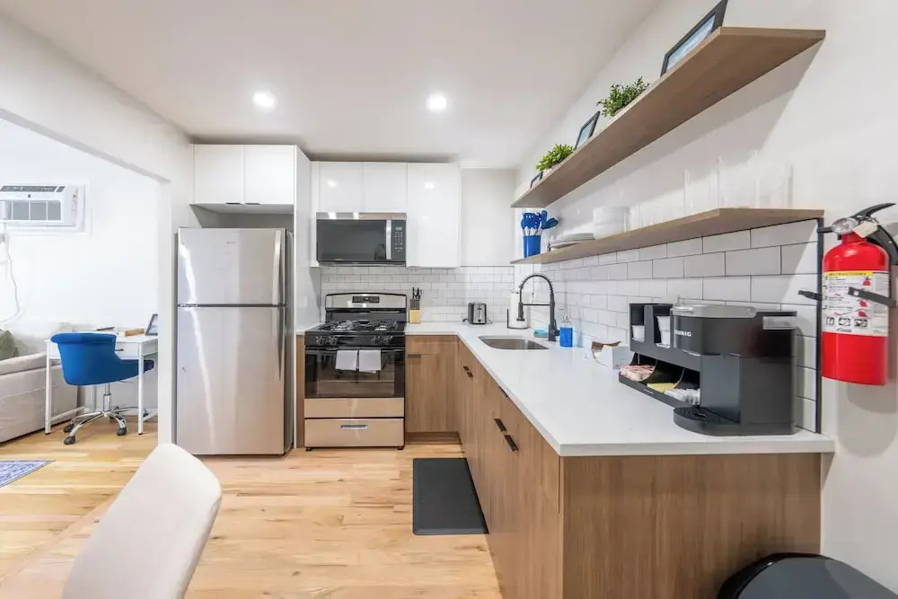Modern 2BR North Ironbound Apartment
