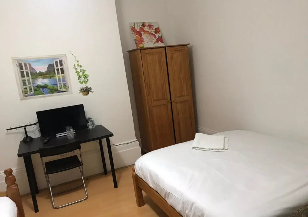 Poplar Guest House