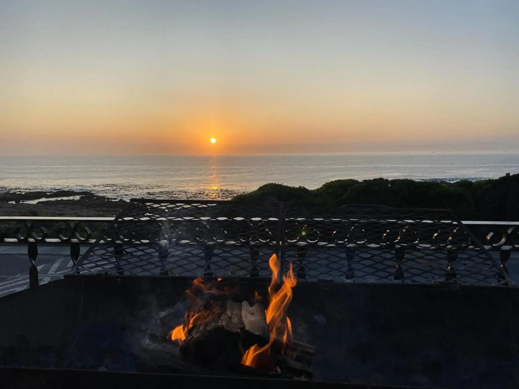 Ons C-Huis - Gansbaai Seafront Accommodation, back-up power