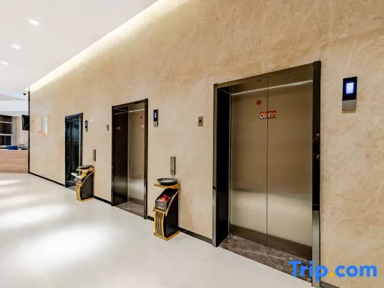 Xuancheng Fenglai Hotel (Wanling Lake Scenic Area Wanda Plaza)