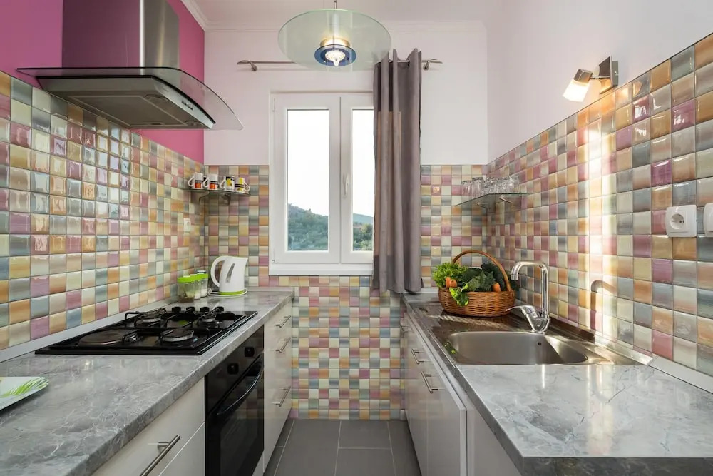 3 - Modern Apartment With Garden, 80m From Beach