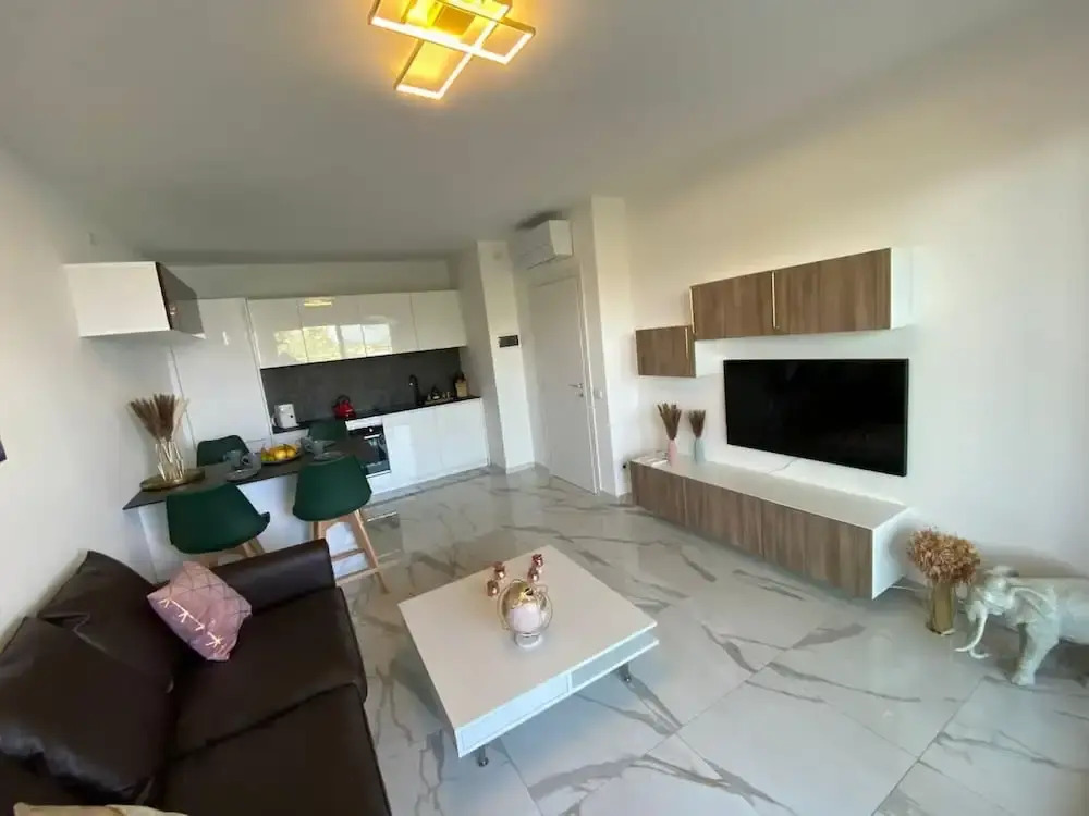 Amadeus Apartment With Lake View in Baveno