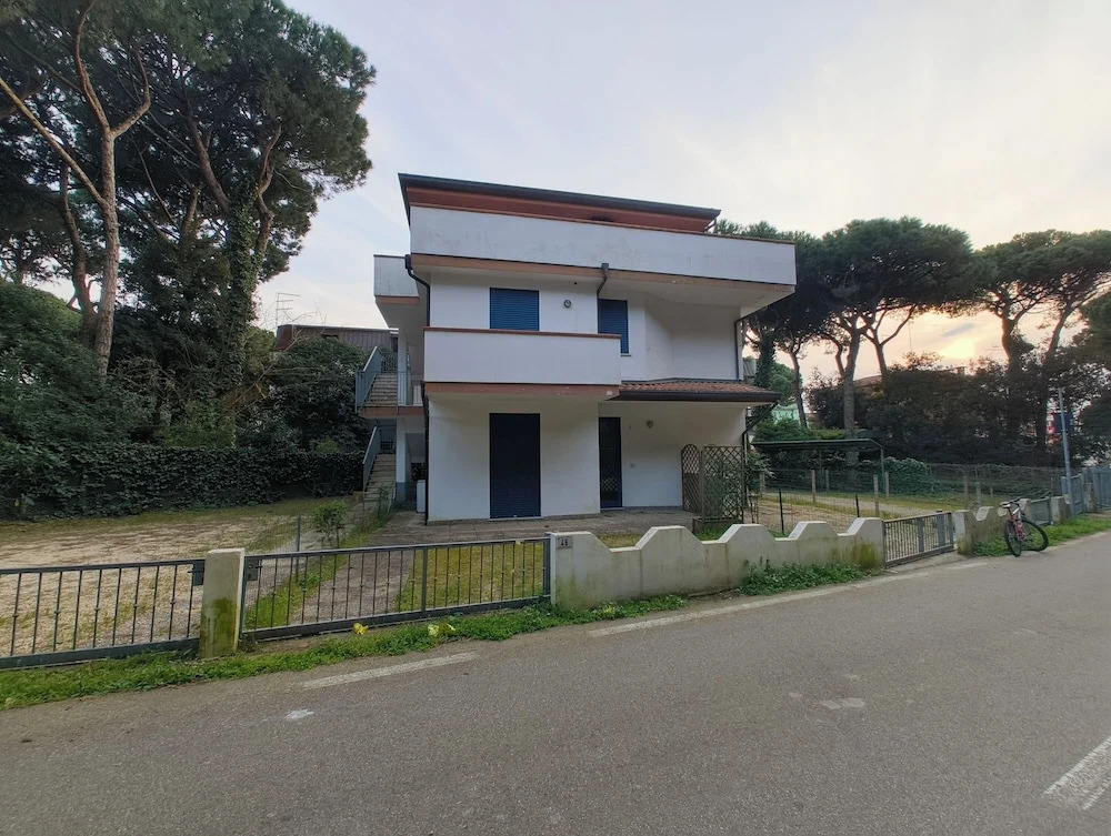 Two-storey Flat With Garden in Rosolina Mare
