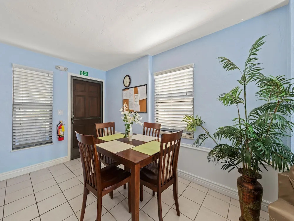Captain Moore House 1 by Vtrips