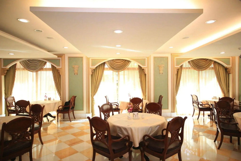 Grand Pleasure Spring Hotel