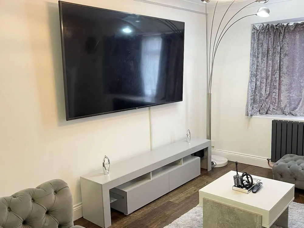 Beautiful 4-bed House in Billericay