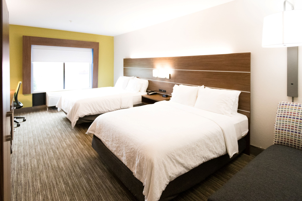 Holiday Inn Express & Suites Lexington North West-The Vineyard by IHG