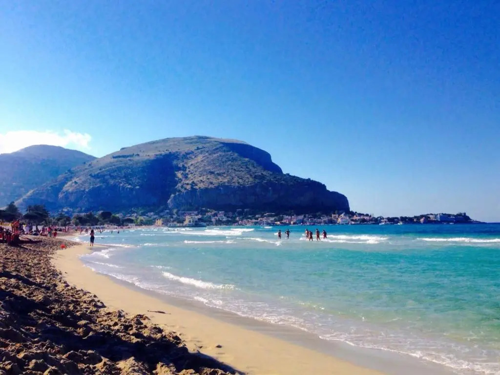 La sirena sul mare di Mondello