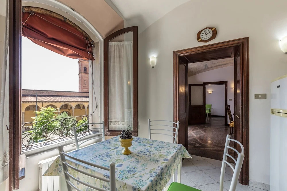 San Mamolo Retreats