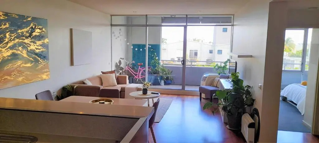 beautiful apartment 100mts near the beach in Port Melbourne
