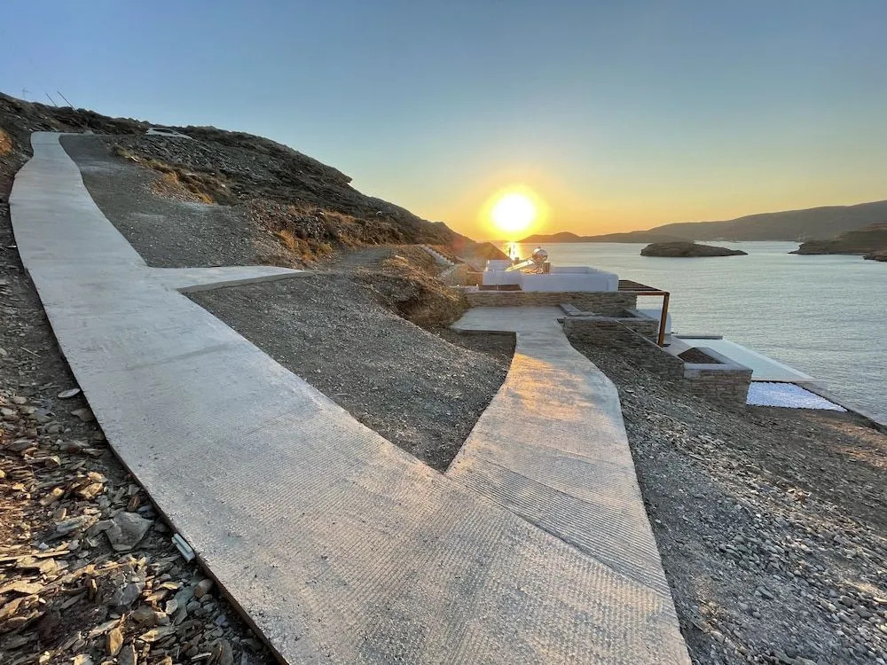 Ble Kythnos Suites