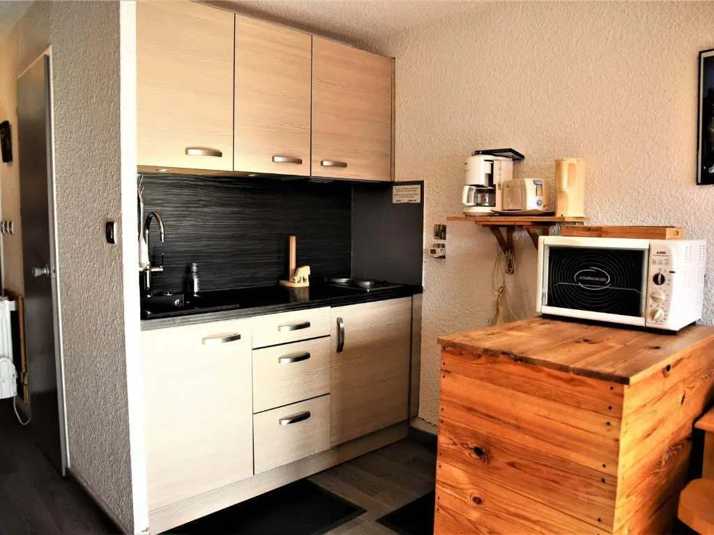 Appartement Auris, 1 pièce, 4 personnes - FR-1-297-93