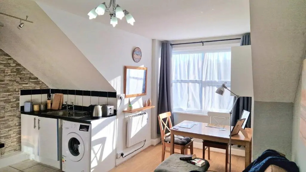 Cosy 1 Bed Apt in Lincoln With Amenities & Parking,