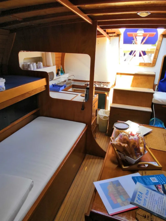 Boat, Sleep & Tours EHoa