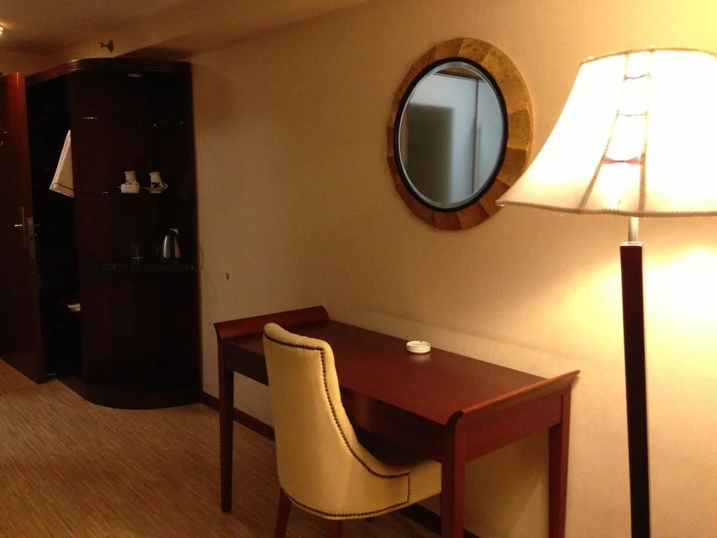 Eagle Canyon Hotel