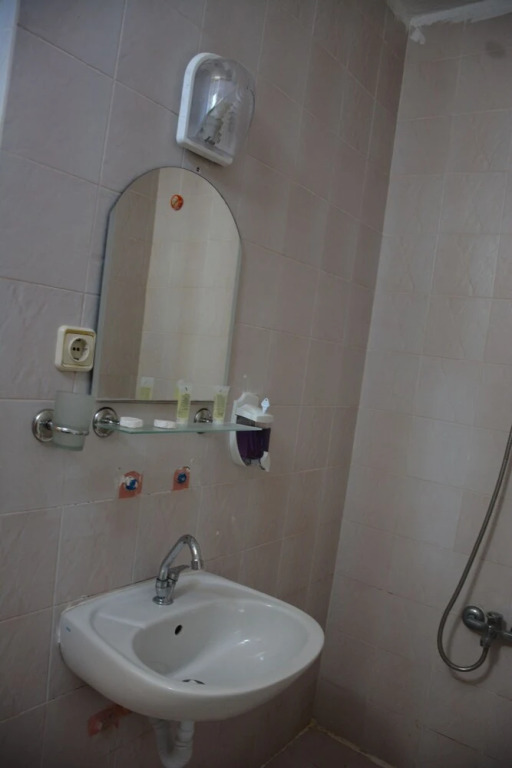 Hira Hotel