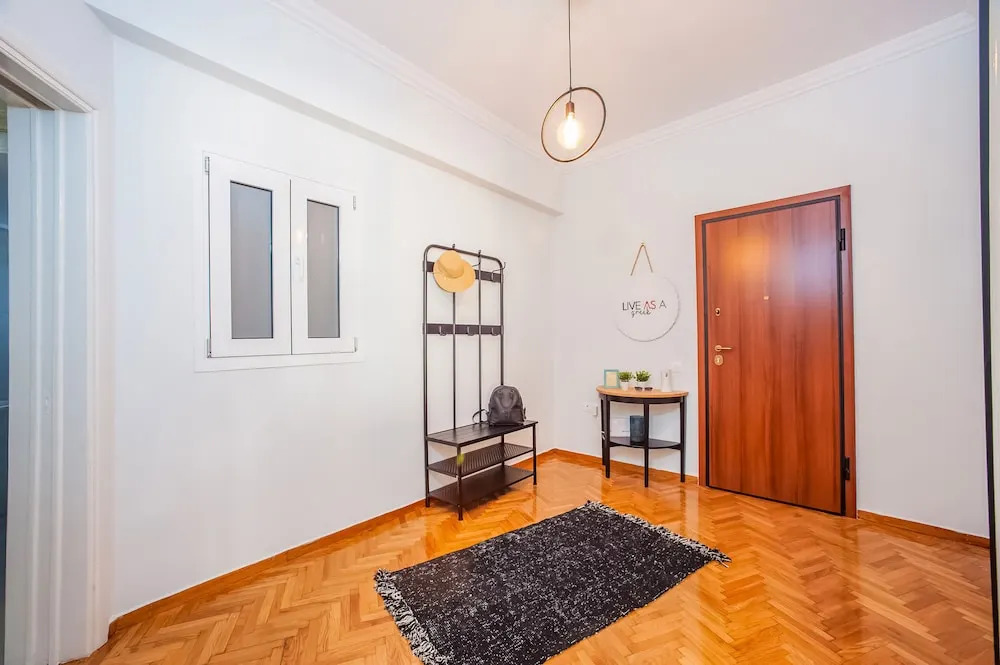 Live As A Greek in Ariadne apartment
