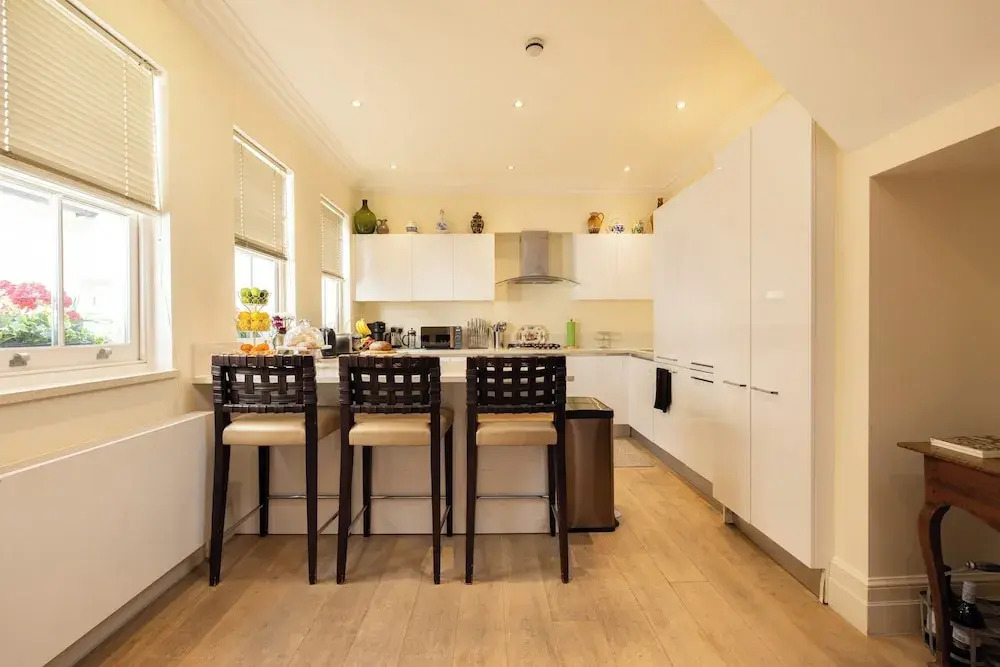 Paddington 7-bed 13-guest Massive House W/patio