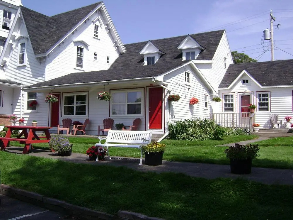 Lakelawn B&B and Motel