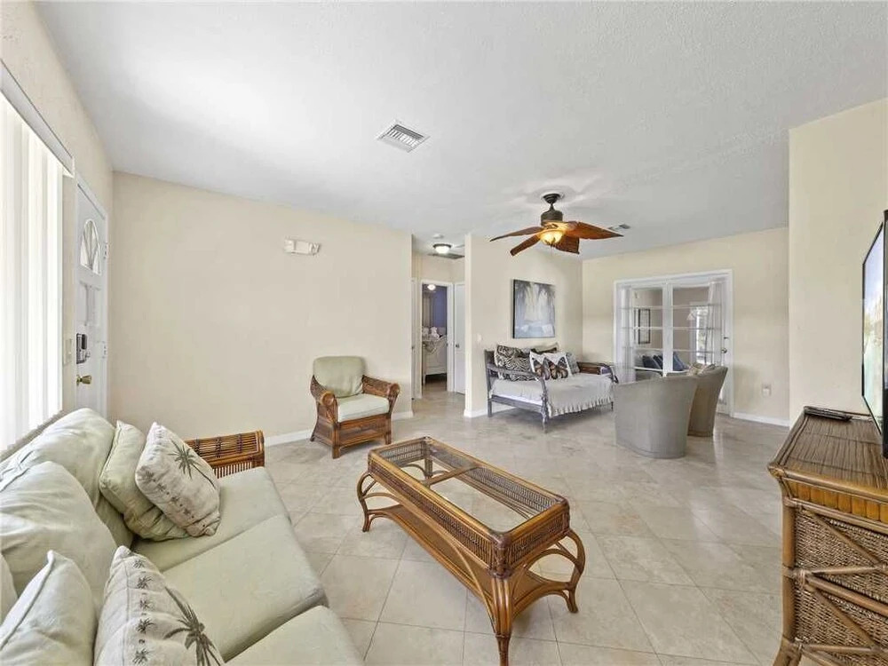 Egret Beach House - Two Bedroom Home