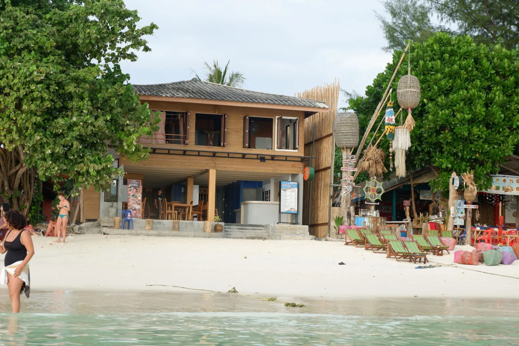 Charming Lipe Beach Resort