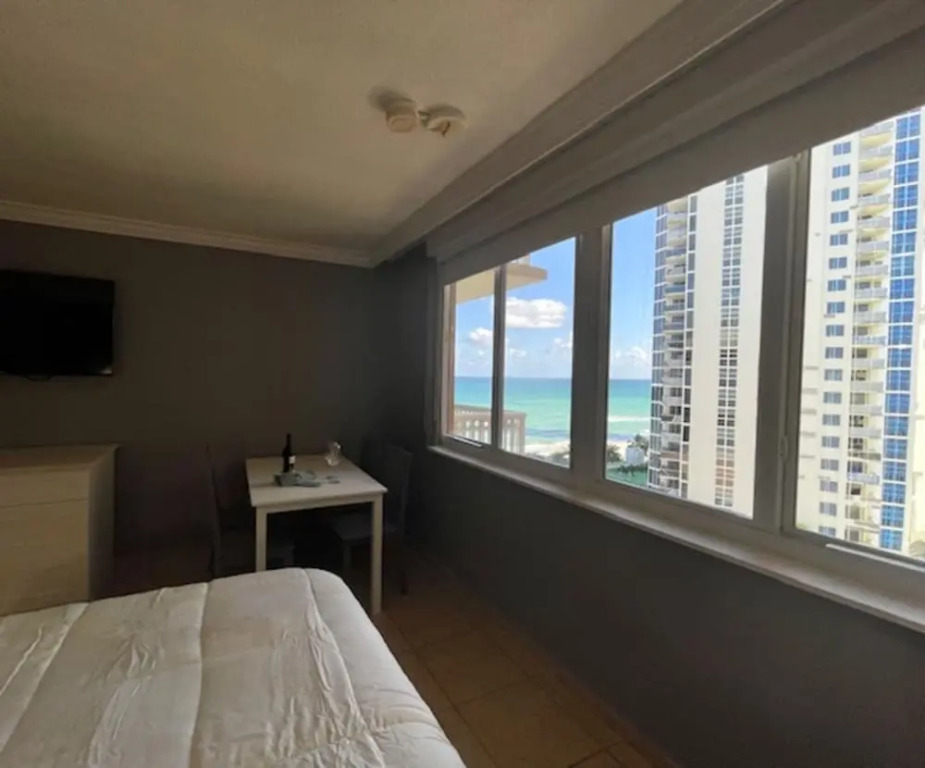 Areia Azul Aparts Miami