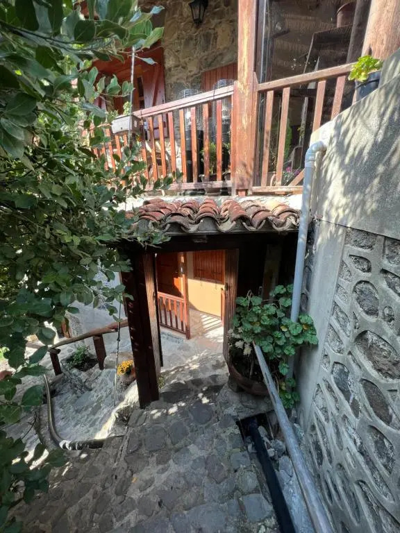 GaliniCafe22-suites