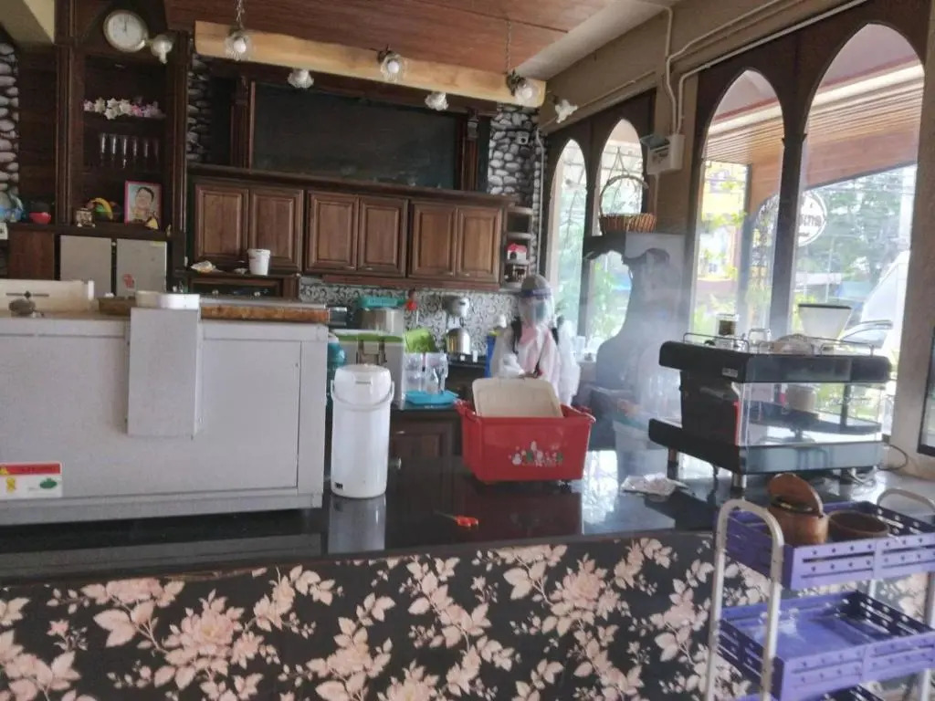 Grace Hostel & Cafe