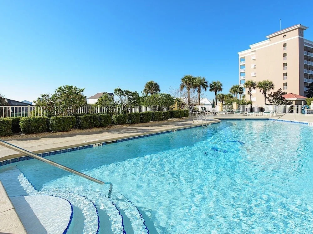 New Listing! Ocean W/ Pool & Rooftop Terrace 3 Bedroom Condo