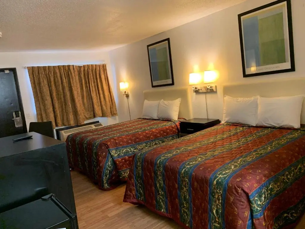 Economy Inn of Holland