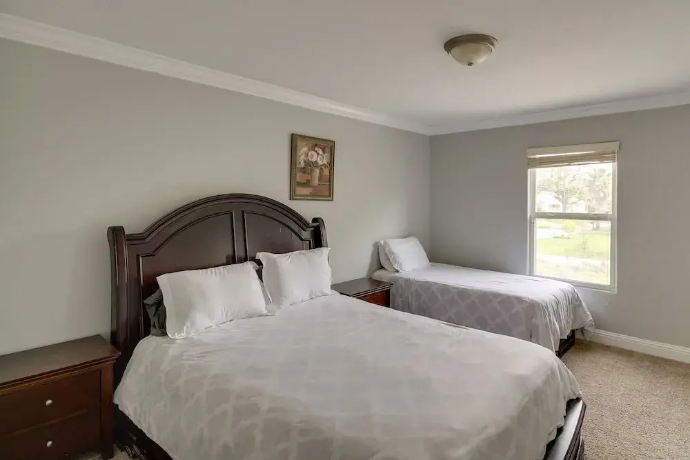 Gulfport Condo w/ Private Balcony - Walk to Beach!