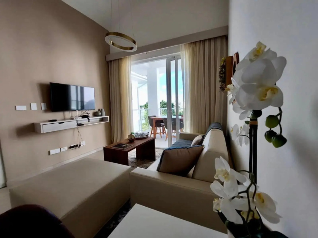Unique 1BR Retreat w/ Pool & Golf View CP