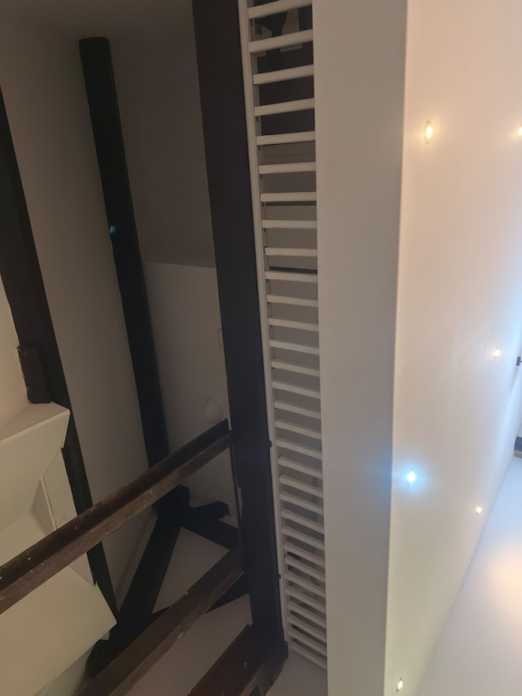 New Apartment - Sleeps 4 - Parking - City Centre