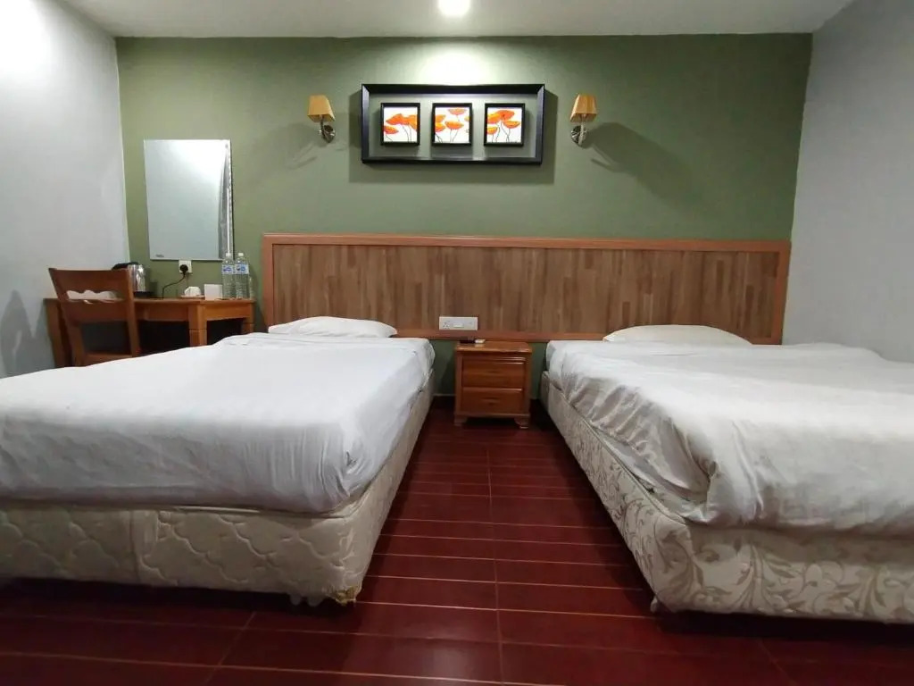 OYO 90248 Kapitan Inn