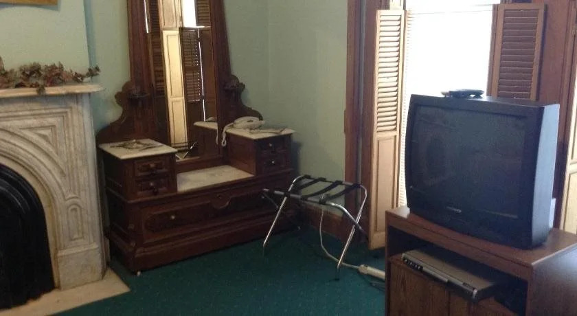 Inn Port Lodging