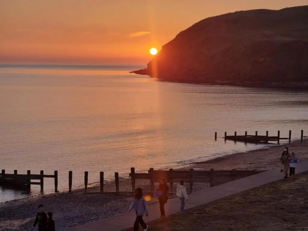 Impeccable Beachfront 2-bed Cottage in St Bees